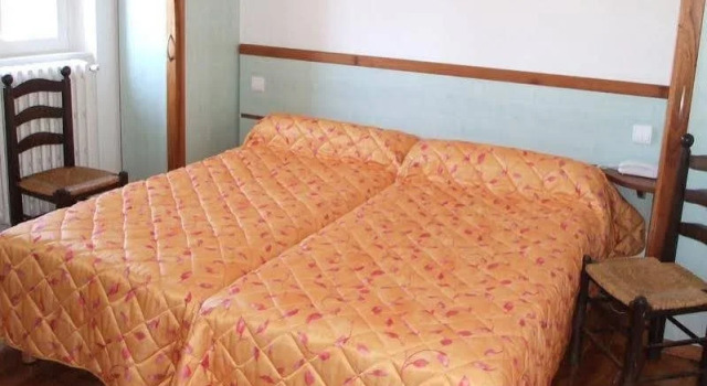 De La Gare, Prenota Hotel Brocas 