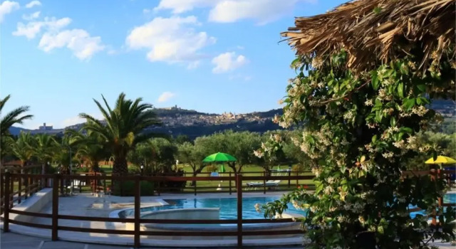 Monica, Buchen Sie Hotel Business-Hotels in Assisi, 4* 5*