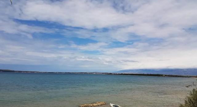 Коттедж Beachfront Skoblar Holiday Home with Seaview
