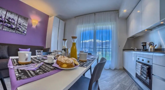 Апартаменты с видом на озеро Rainbow Holiday Apartments Lake Como