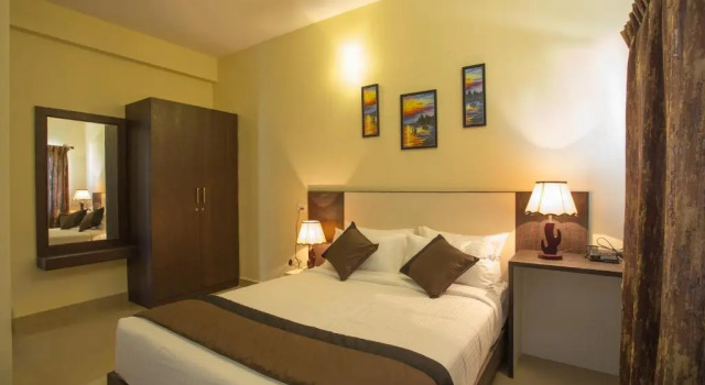 Номер Deluxe Treebo Trend Daffodil Suites