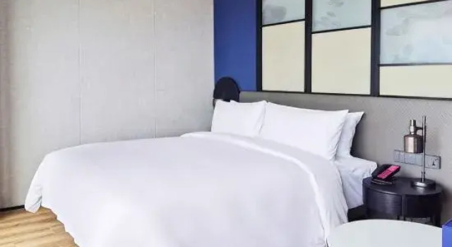 Номер Standard Aloft by Marriott Yantai