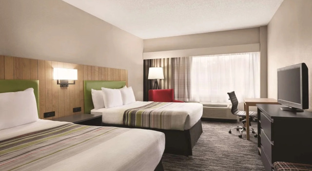 Семейный люкс c 1 комнатой Country Inn & Suites by Radisson, Williamsburg East Busch Gardens , VA