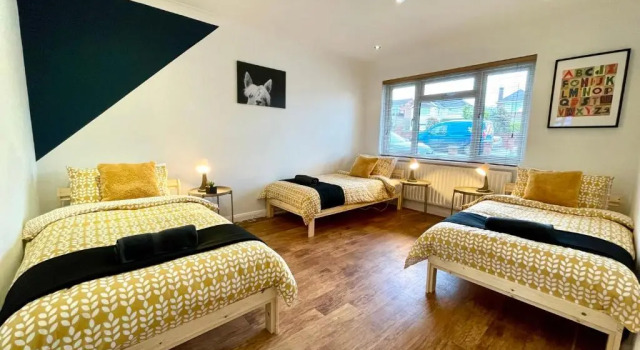 Коттедж Lovely house in a great location with Parking, WiFi & Netflix - Near Poole & Bournemouth