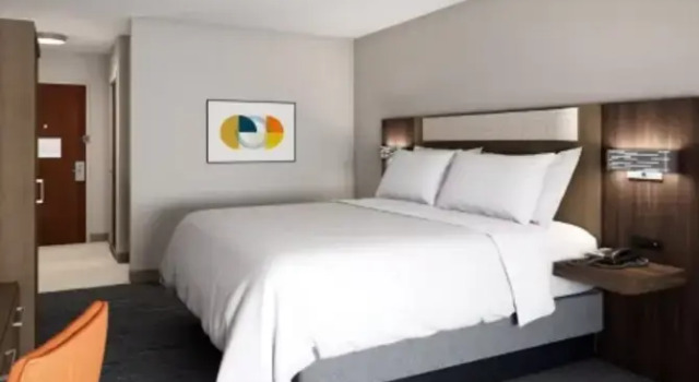 Люкс с видом на воду Holiday Inn Express & Suites Clermont SE - West Orlando by IHG