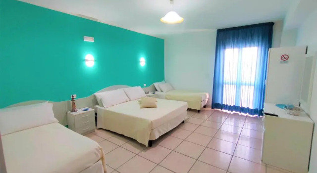 Четырёхместный номер Standard с балконом Hotel Baia del Cigno