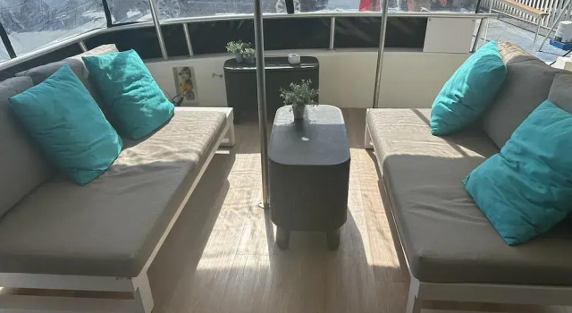 Live on a Luxury 65ft Yacht in Duquesa- Estapona, Забронировать Дом для отпуска Коттеджи Кастильо де ла Дукеcа, Коттедж