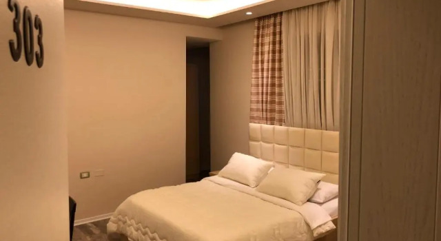 Hotel Lungomare, Varaa Hotelli Vlorë Vlorë County