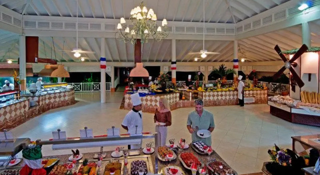 Кровать в общем номере Grand Bahia Principe San Juan - All Inclusive