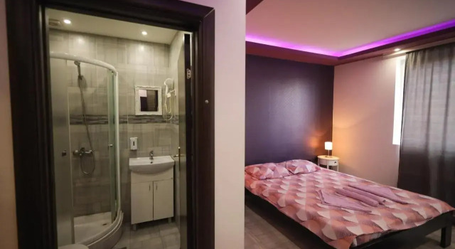 Golden Lux Apartments and Rooms, Buchen Sie Ferienwohnung Kragujevac Zentralserbien