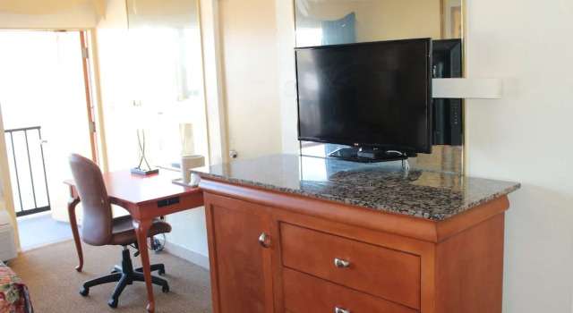 Четырёхместный номер Deluxe Grand Prix Motel Beach Front