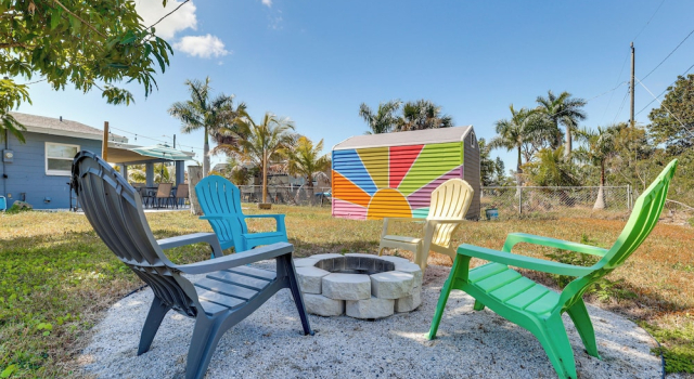 Коттедж Beach Days & Backyard Nights! Fort Myers Retreat