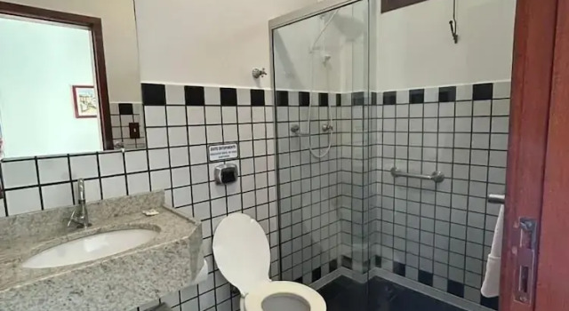 Четырёхместный люкс Pousada Cores do Mar | Conforto com Piscina em Bombinhas