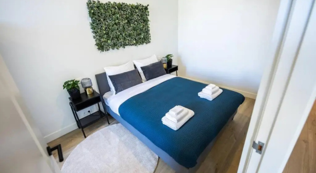 Chic 1 Bedroom Serviced Apartment 54m2 -NB304C-, Забронировать Апартаменты/квартира Дельфсхавен 