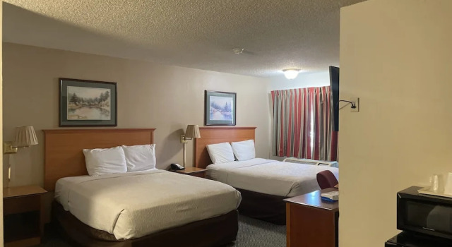 Семейный номер Standard с балконом Skyway Inn - Seatac
