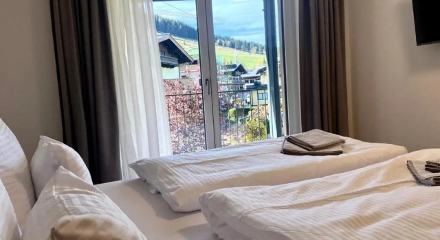 Апартаменты Bergzeit Apartments right on the ski slope