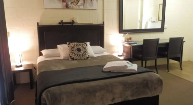 Двухместный люкс Flying Spur Motel