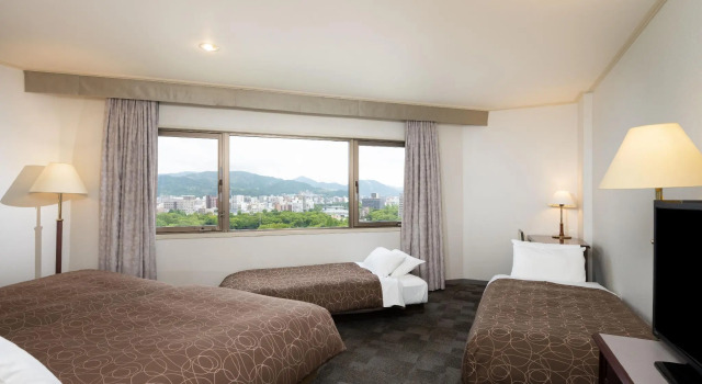 Четырёхместный номер Deluxe Отель Mystays Hiroshima Peace Park