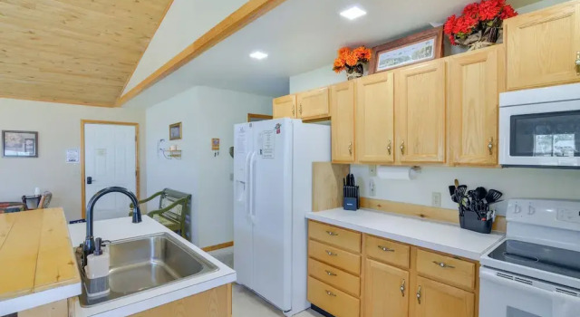 Spacious Buena Vista Home w/ Fire Pit Near Skiing!, Забронировать Дом для отпуска Виллы Буэна-Виста, Вилла