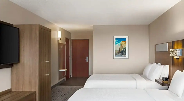 Четырёхместный люкс Executive Holiday Inn Express & Suites East Greenbush Albany-Skyline by IHG