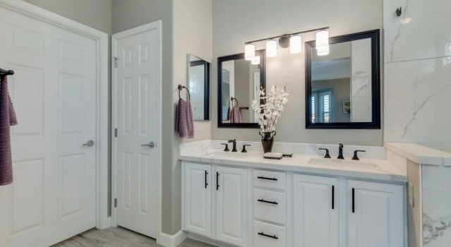 Model Home in Sun City Grand! Golf Course Front! Spectacular Remodel! by Redawning, Foglalás Szálloda Surprise Scottsdale