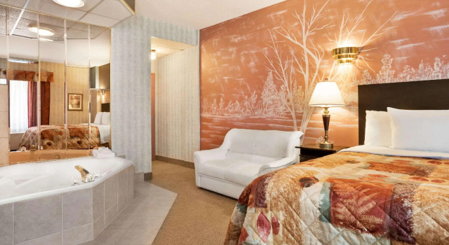 Двухместный люкс Days Inn by Wyndham Ste. Helene-de-Bagot