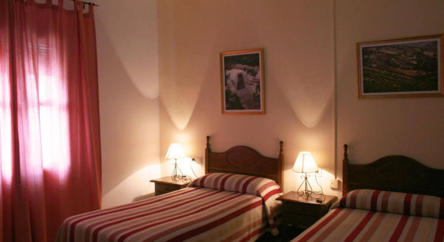 Caserio de Iznájar, Reservar Hotel Iznajar Madrid