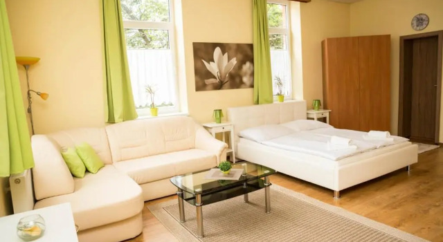 Penzion Burra, Rezervovat Hotel Hotely v Žilinský kraj s parkováním, Parkování