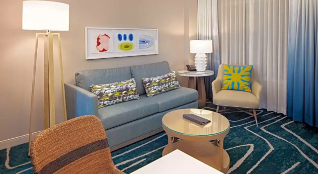 Двухместный люкс with Tub Mobility Accessible c 1 комнатой Embassy Suites by Hilton San Diego Bay Downtown