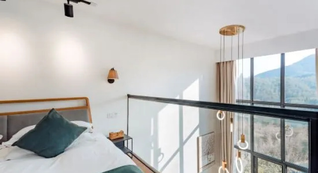Люкс с 2 комнатами с видом на горы Mood Club Theme Holiday Hostel