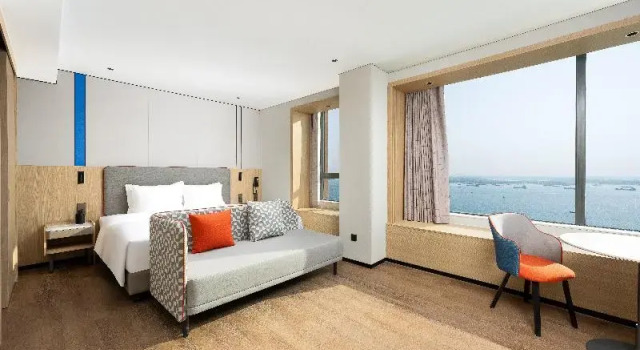 Люкс Holiday Inn Express Zhanjiang Coast by IHG