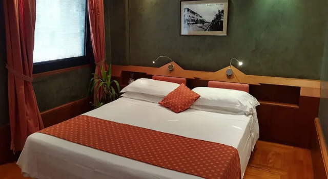 Четырёхместный номер Standard HR Hotel