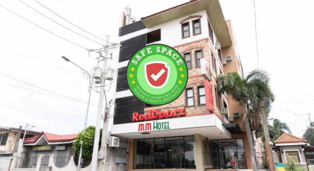 Номер Standard RedDoorz Plus at MM Hotel Las Pinas former RedDoorz Plus Near Bamboo Organ