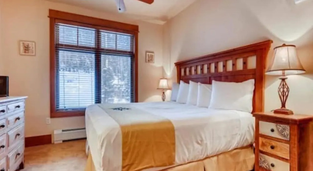 Номер Standard Premier 3 Bedroom Ski in, Ski out Lone Eagle Condo With the Best Access to Skiing in Keystone