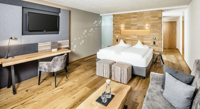 Номер Superior Alpine Luxury SPA Resort Schwarzenstein