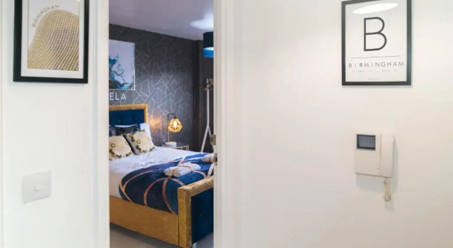 Апартаменты MAEVELA Apartments - Ultra Lavish Luxury 2 Bed Apartment City Centre - With BALCONY - FREE SECURE PARKING - PS4 & Smart TV's