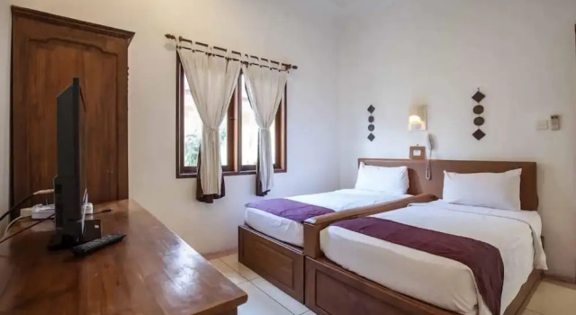 Вилла PB - Villa 1 - 3BR · 3-BR Private Pool Villa Walk to Seminyak Beach