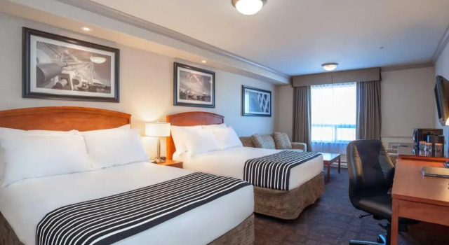 Четырёхместный номер Standard Sandman Hotel & Suites Winnipeg Airport