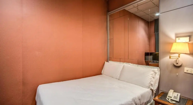 Двухместный номер Small Madison Hotel