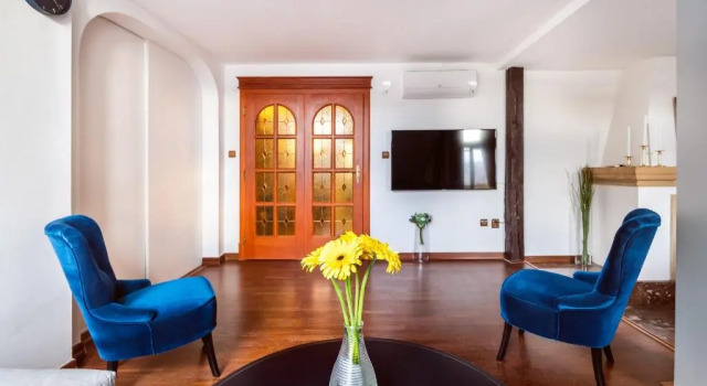 5BR 2BATH Masarykovo nábřeží apartment, Забронировать Апартаменты/квартира Прага Чехия, рядом с Каролинум