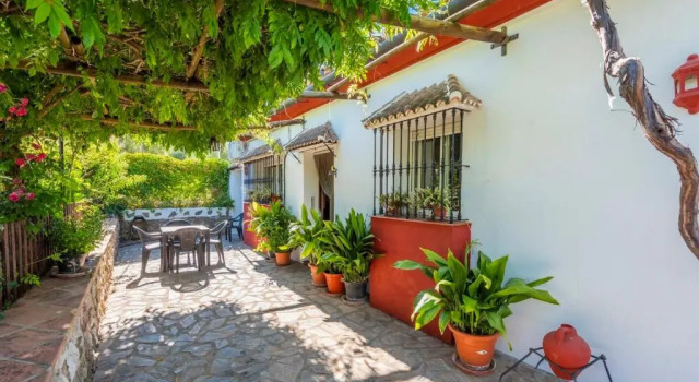 Villa Andrea Cortes de la Frontera by Ruralidays, Забронировать Вилла Отели Беналаурия с парковкой, Парковка