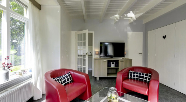 Attractive Holiday Home with Large Garden near Zwolle