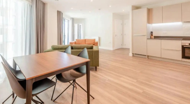 Spacious and Bright Apartments in Brentford, Varaa Huoneisto Asunnot kohteessa Merseyside, Huoneisto