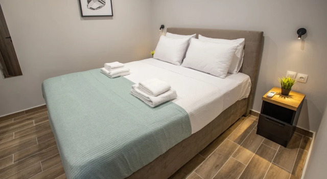 Апартаменты Deluxe Raise Averof Serviced Apartments