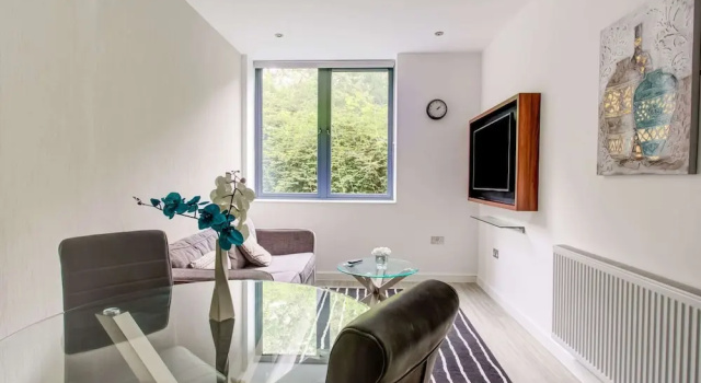 Апартаменты Classic Simplistic Apartment in Milton Keynes near Willen Lake