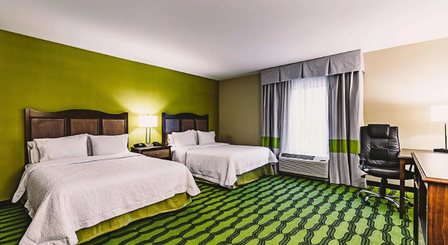 Четырёхместный номер Standard Hampton Inn Niagara Falls/ Blvd