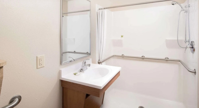 Люкс Standard WoodSpring Suites Richmond West I-64