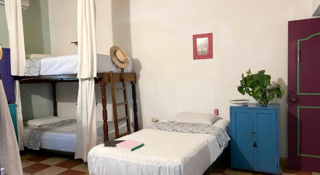 Кровать в общем номере Hostel Candelaria