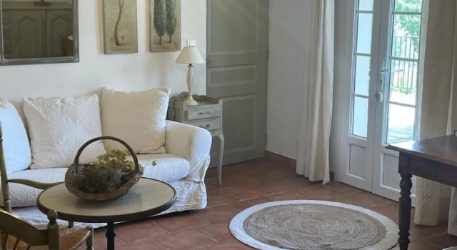 Le Rouge Gorge, Забронировать Отель Понтевес Green Provence