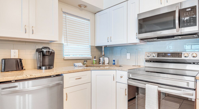Апартаменты Walkable Florida Duplex: 2 Blocks to Cocoa Beach!